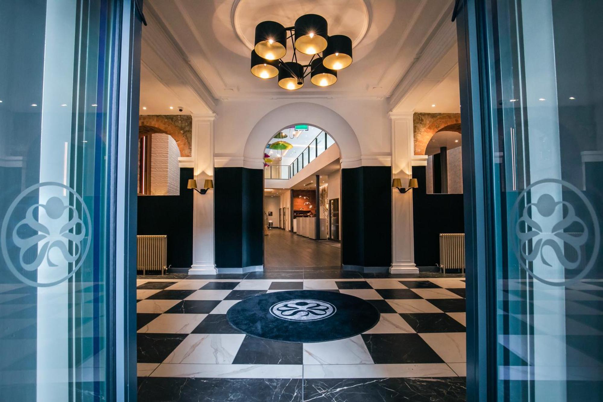 Sandman Signature Aberdeen Hotel & Spa 외부 사진
